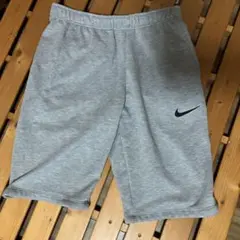 Nike DRI-FIT グレーショートパンツ Lサイズ