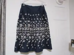 【再値下げ】NUME ネイビー刺繍フレアスカート ひざ丈