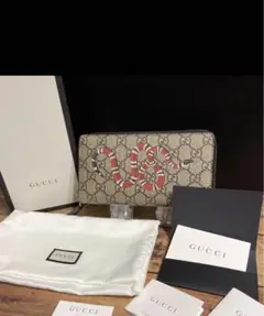 グッチ ラウンドファスナー 長財布 GGスプリーム スネーク