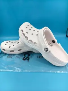 新品未使用 crocs クロックス サンダル 男女兼用