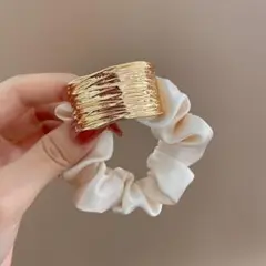 レディース　ヘアアクセサリー　シュシュ　ホワイト　ゴールド　アレンジ　ニュアンス