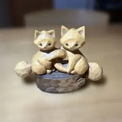 北海道のキタキツネ　木製彫刻 ハンドメイド