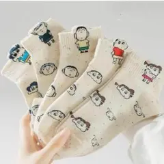 新品！クレヨンしんちゃん 【17cm】靴下 キッズサイズかわいい カートゥーン柄