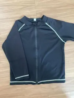 キッズラッシュガード 長袖　110センチ