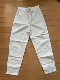 GU 白デニム