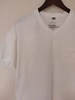 ホワイト Vネック Tシャツ ポケット付き