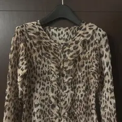 m6899【Gプリーツ】【美品】YUKI TORII チュニック 3Dフラワー ユニフォーム1.COM 事務服JP オフィスウェア アルファピア 2023