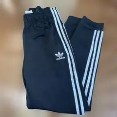 adidas 3本ライン 黒ジャージパンツキッズ