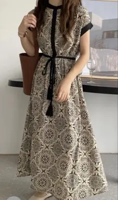 emi＋ ワンピース　総柄