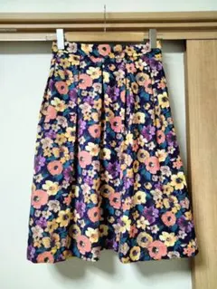 試着のみ美品✨Dot＆Stripes CHILD WOMAN 総花柄スカート