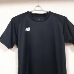 New Balance ブラックトレーニングシャツ 　Мサイズ