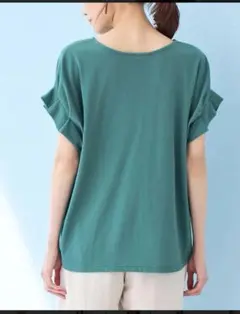 新品グリーン フリル付き半袖トップス