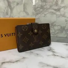 Item thumbnail for item f4adfe8b-8a74-40f3-8a25-1a38f1baa82c