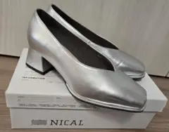 【美品】NICAL 卑弥呼　本革Vカットチャンキーヒールパンプス シルバー