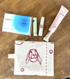 ＋HAyU fabric ～RABBIT～　ダブルガーゼ刺繍　ファスナーポーチ