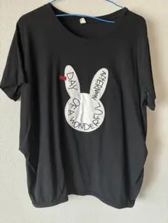 ウサギモチーフ ブラック Tシャツ