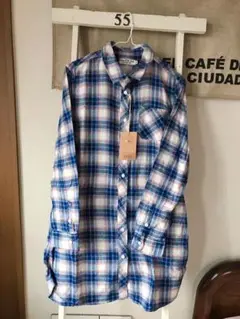 新品チェックシャツ