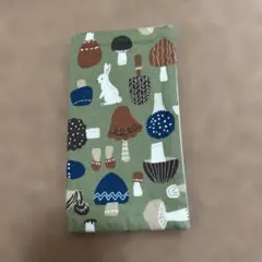 キノコとウサギ柄の入れ物
