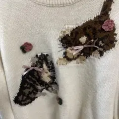 猫刺繍リボン付きクリーム色ニット