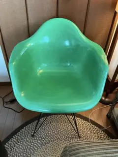 モダニカ イームズ アームシェルチェア