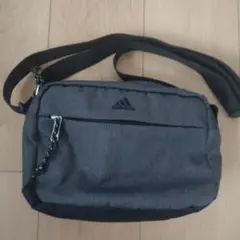 adidas グレー ショルダーバッグ