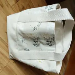 花柄キャンバストートバッグ