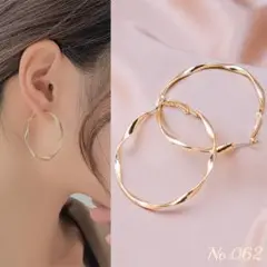 ツイスト サークル フープピアス 30mm ゴールド No.62