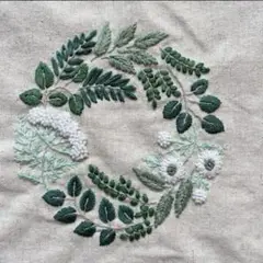 ハンドメイド　刺繍生地　ボタニカルリース　ハーブリース　グリーンリース