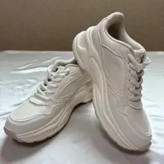 ホワイト スニーカー シンプルデザインSHEIN