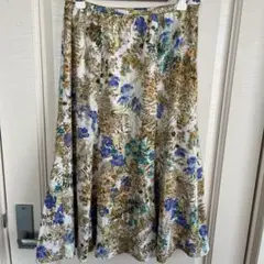 CHRISTIAN AUJARD フレアスカート 青と緑の花柄　膝下丈