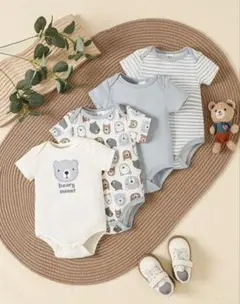 4枚セット　新生児から着れる　新品アリ