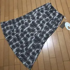 未使用花柄スカート