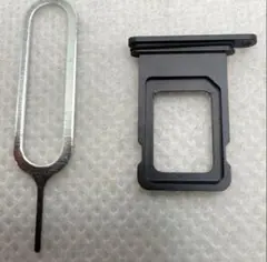 iPhone11用（ブラック・黒）　SIMトレイ・SIMトレー