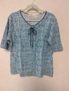 ☆SIMPLE LIFE☆青系パターン Vネック 半袖トップス