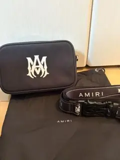 AMIRI ショルダーバッグ　本日発送 AMIRI ロゴ ショルダーバッグ | ブラック | FARFETCH JP