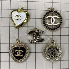 2 CHANEL シャネル　ヴィンテージチャーム　5個セット