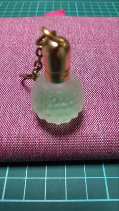 香水キーホルダー　　約4センチ 匿名配送
