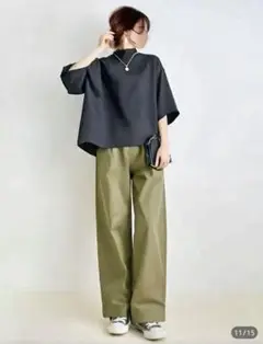黒とオリーブグリーンのツーピースセットアップ