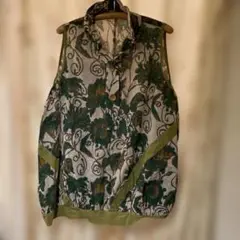花柄ノースリーブシャツグリーン系