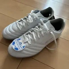 新品未使用 ホワイト サッカーシューズ スパイク 24cm