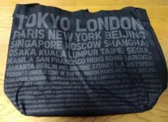 UNIQLO ブラックトートバッグ 都市名プリント