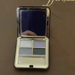 エステイーローダー　シグネチャー　クアッド　アイシャドー