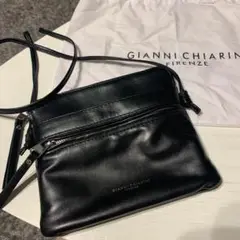 【ジャンニキアリーニ】レザーショルダーバッグ