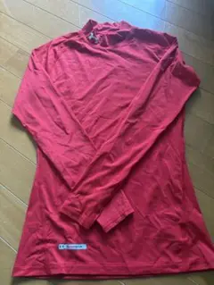 Under Armour 赤 長袖 アンダーシャツ