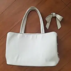 美品 肩掛けトートバック 白ホワイト ポケットいっぱいバック 通勤バック