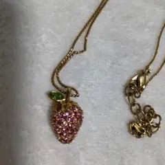 swarovski スワロフスキー　いちご　訳あり