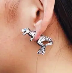 P017 ピアス ドラゴン アクセサリー おしゃれ かわいい 男性 新品 メンズ