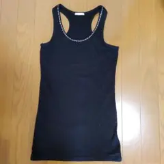 ブラック タンクトップ
