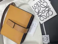 ロエベ 二つ折り財布 サンフラワー