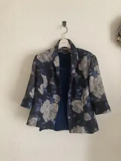 アクアスキュータム　ブラウス 花柄　シックな色